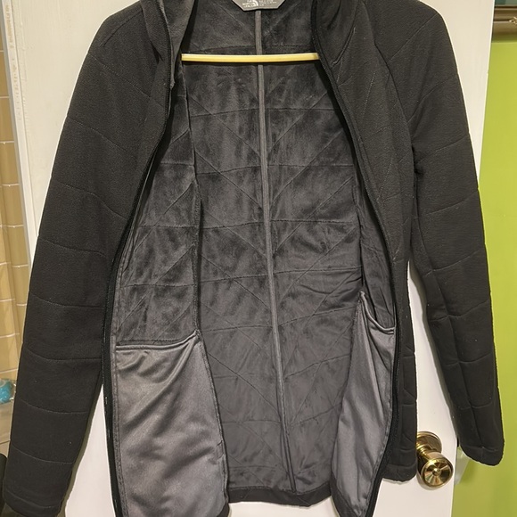 Nice Ladies’ Black & Gray North Face Jacket W/Faux Fur Lining  & is a Size Small - Picture 8 of 9